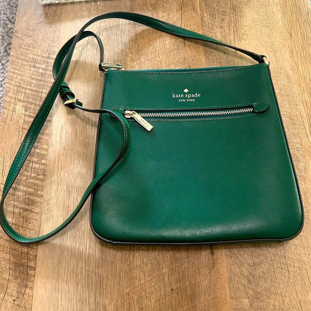 Kate Spade New York Sadie Large Crossbody Purse